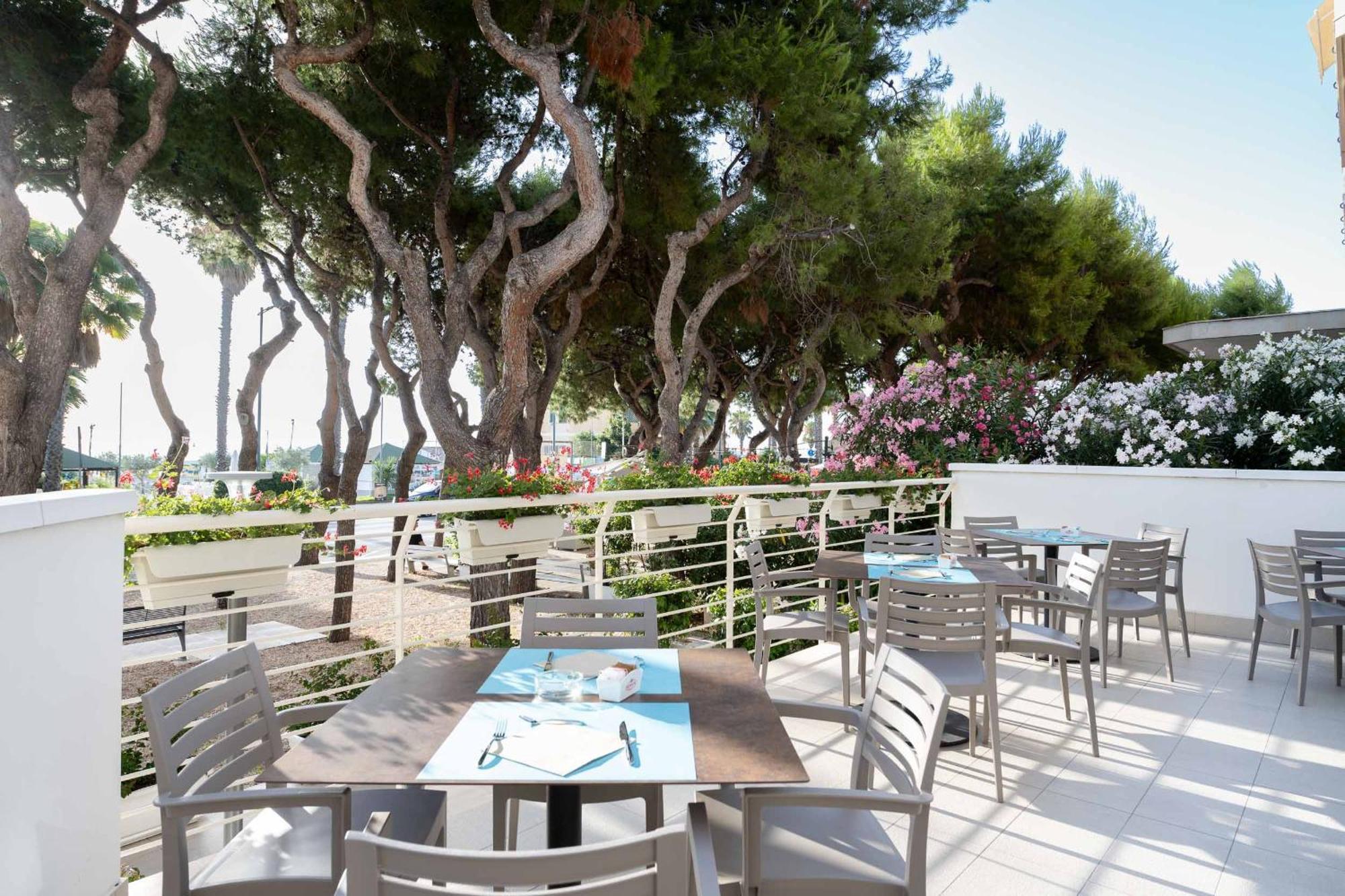 Hotel Velia Grottammare Ngoại thất bức ảnh