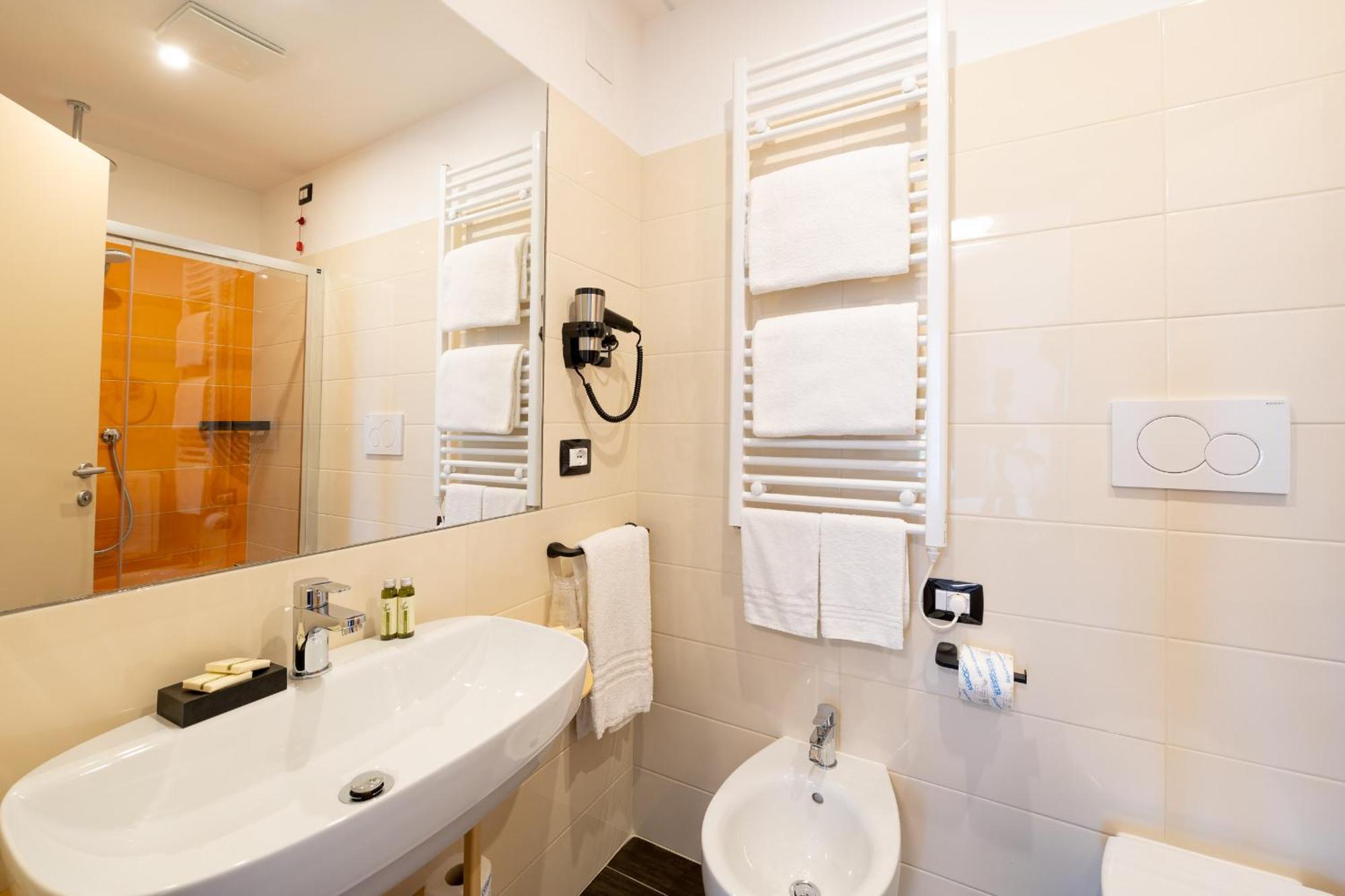 Hotel Velia Grottammare Ngoại thất bức ảnh