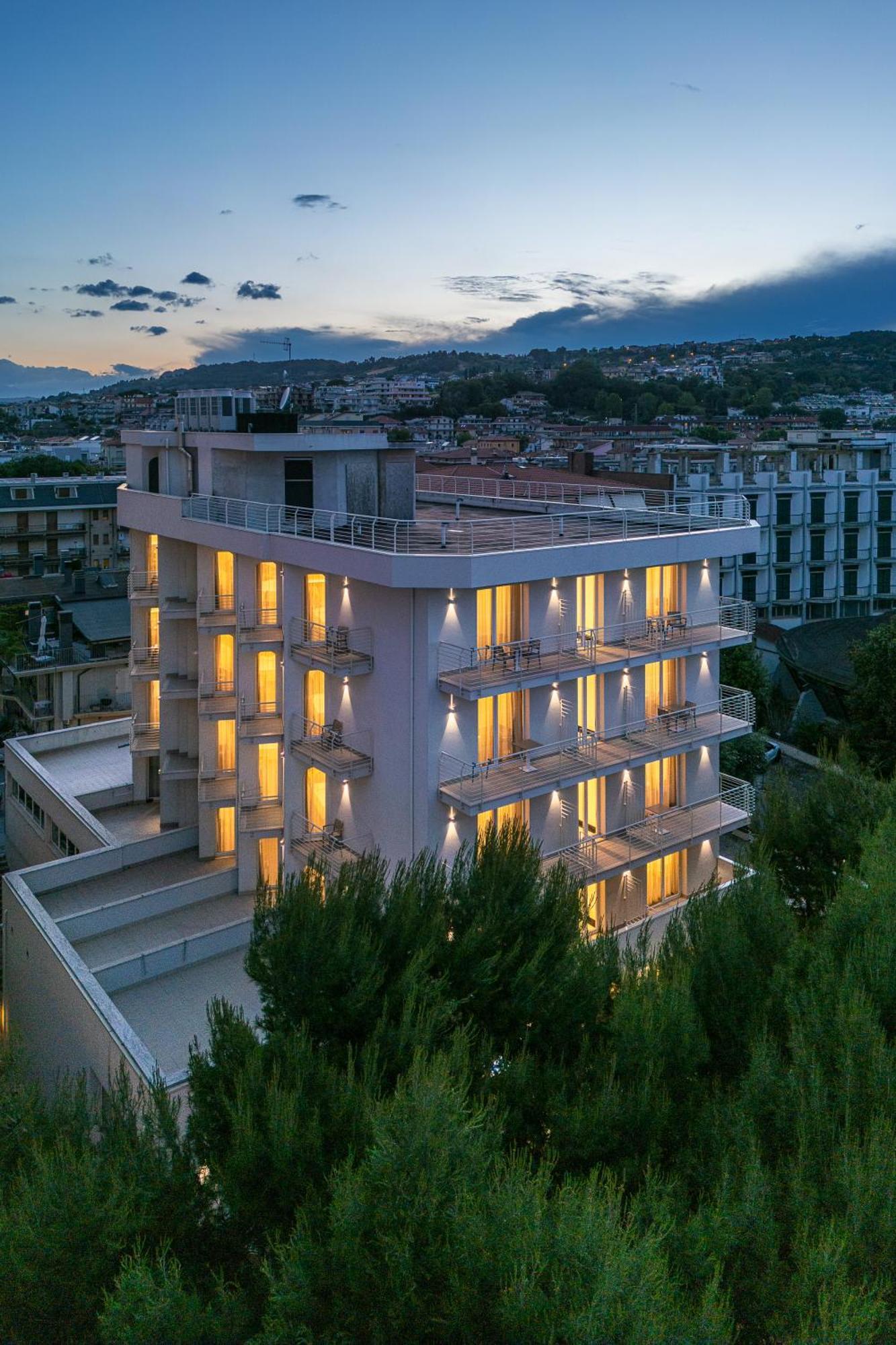 Hotel Velia Grottammare Ngoại thất bức ảnh