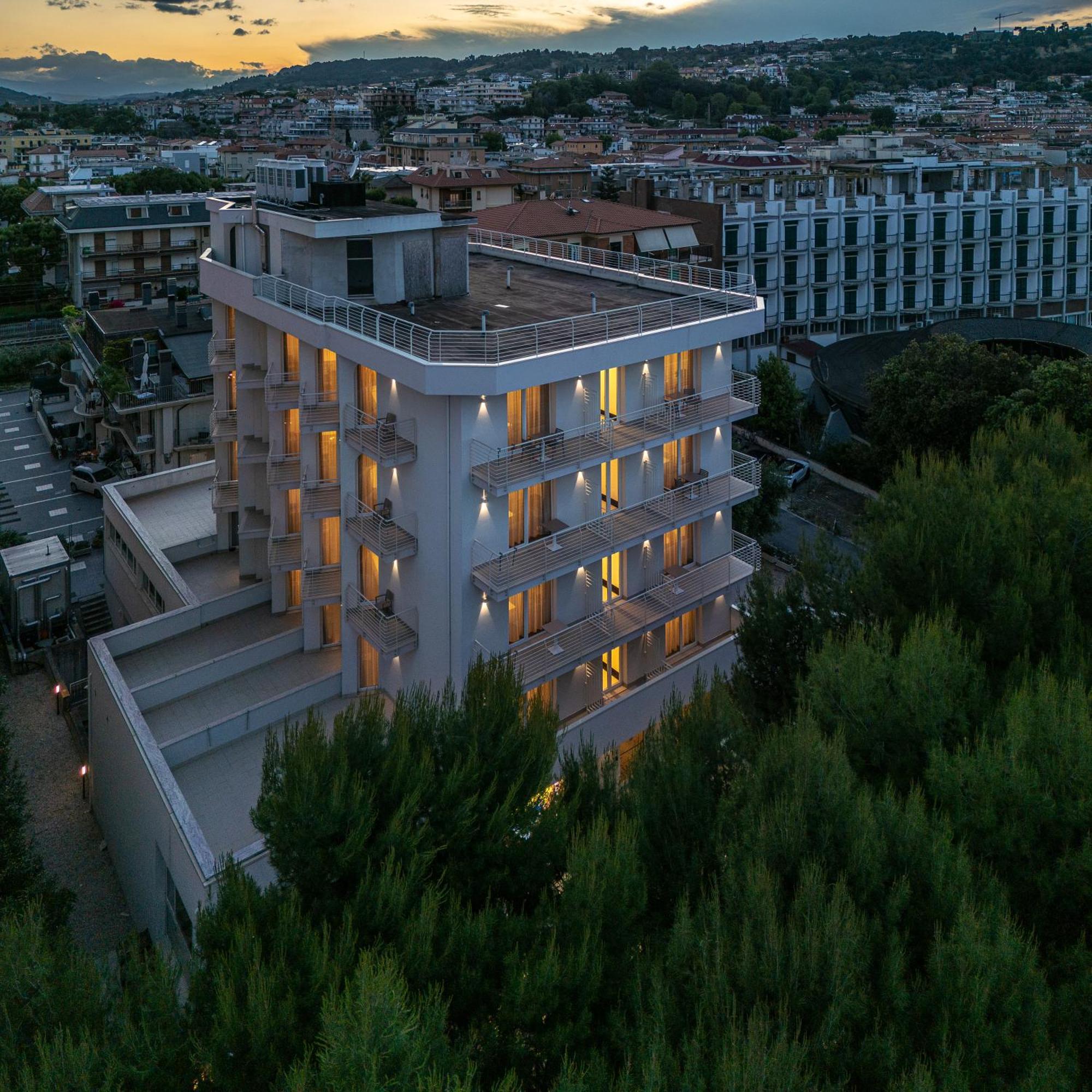 Hotel Velia Grottammare Ngoại thất bức ảnh