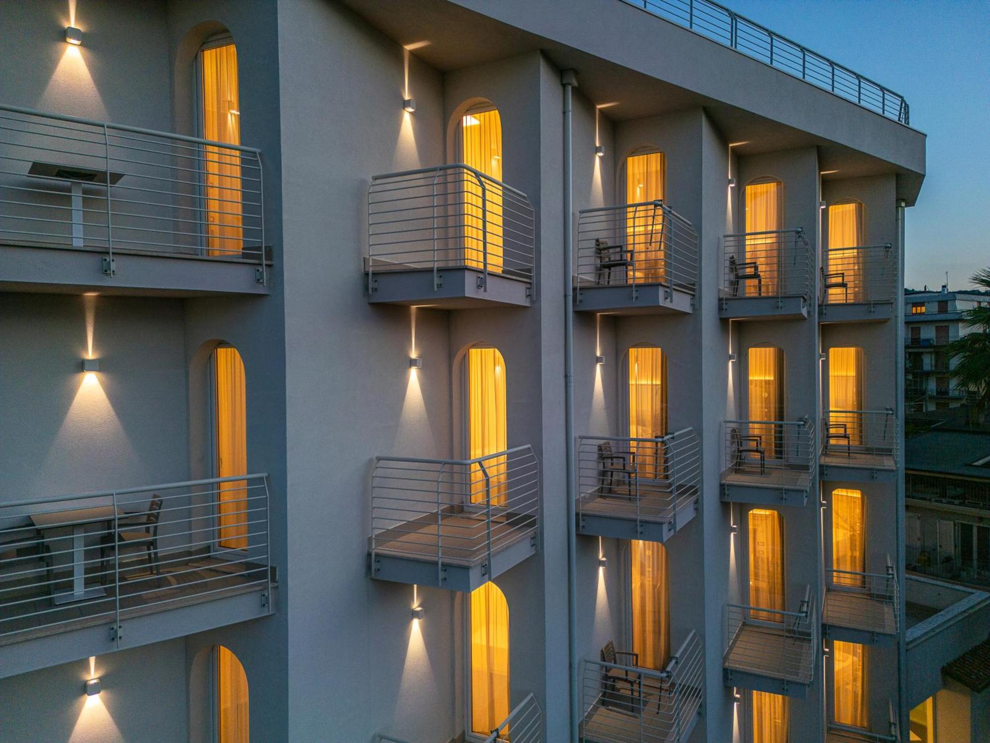 Hotel Velia Grottammare Ngoại thất bức ảnh